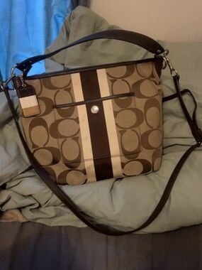 Coach Signature Stripe Shoulder Bag in Brown/Tan with hang tag